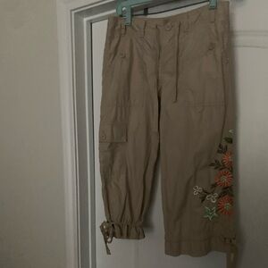 GAP Tan Capris with Floral Embroidery Size 1